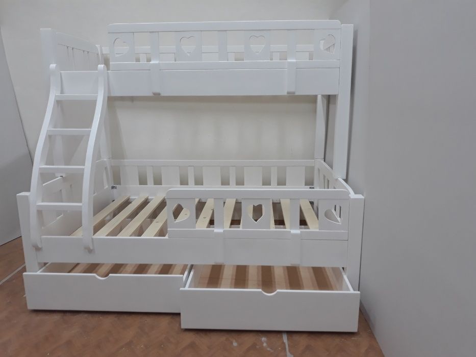 TRANSPORT GRATUIT.Pat etajat-supraetajat  din lemn masiv.Cod 3203