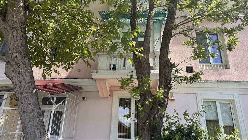 Vand apartament 2 camere , str Nicolae Balcescu , Tarnaveni , jud Mures 0744959626