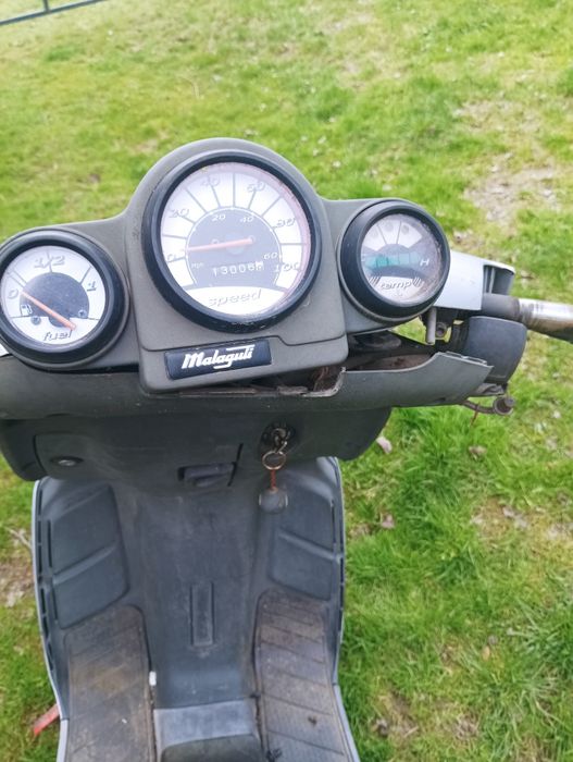 Vând scutere pentru piese