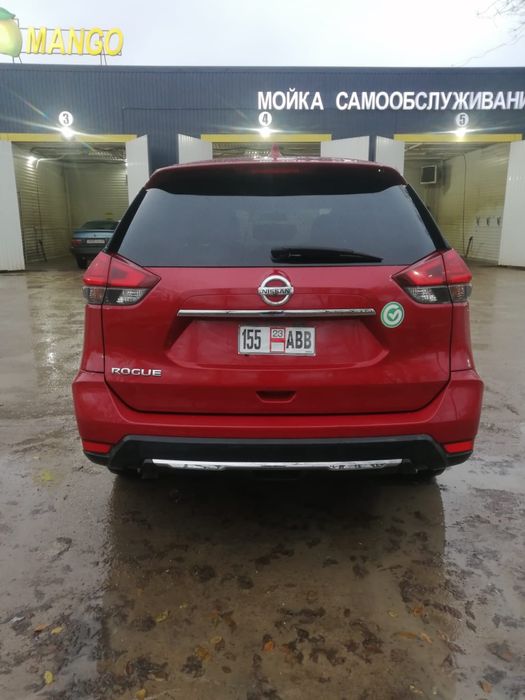 Продам машину Nissan Rogue