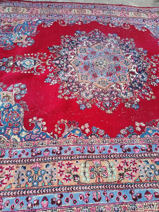 Ръчно тъкан килим