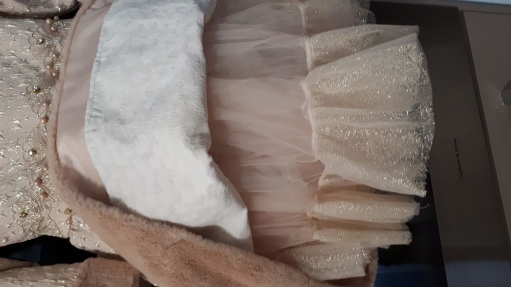 Продам для девочки платье.