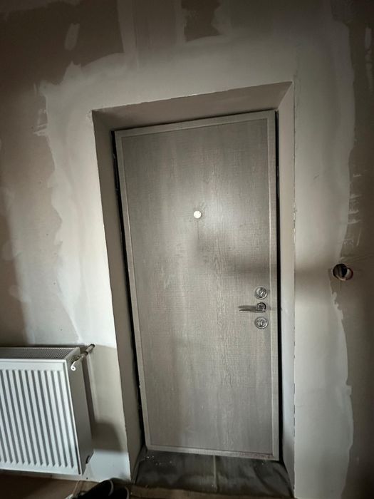 Usa metalica de vanzare