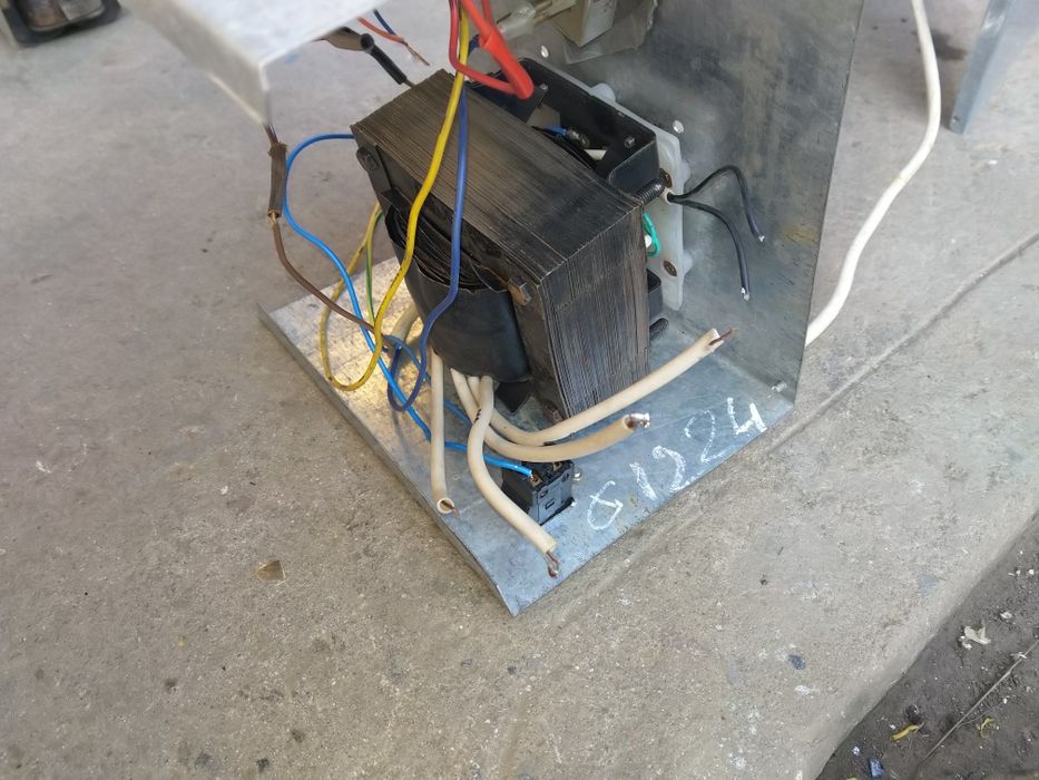 Transformator 220-380 v la 6,12,24 V