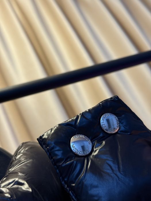 Geacă M.O.N.C.L.E.R negru mat