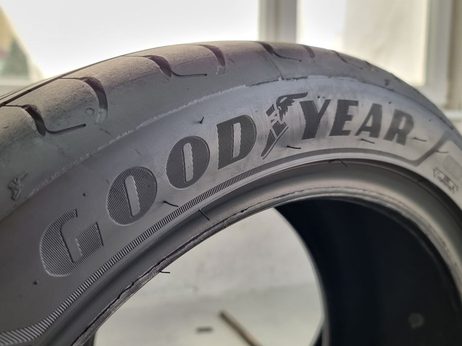 225/45/17 Goodyear 2Броя: 140€ 7.5мм