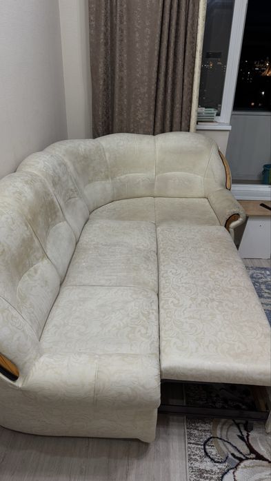 Продам диван 15 к