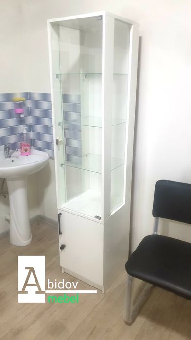Витрина  стеллаж шкаф пенал  косметолог ва  гузаллик салони учун