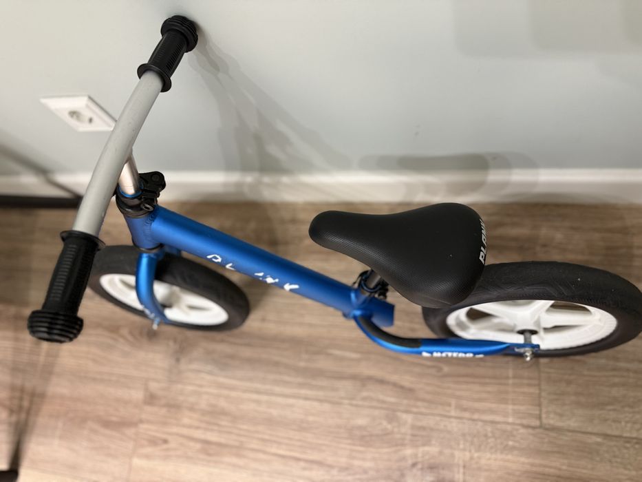 беговел (руль и сиденье регулируются)