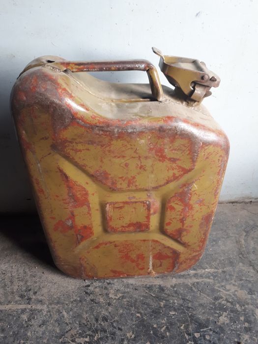 Канистра металлическая 10литров.