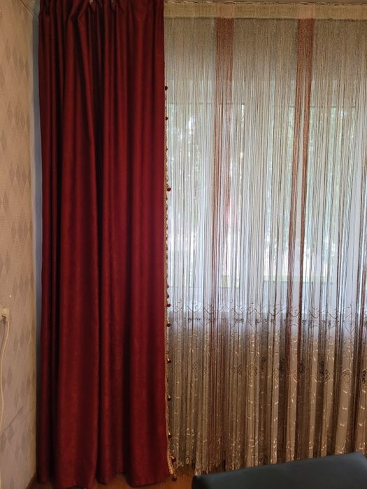 Продам шторы теневые бордовые