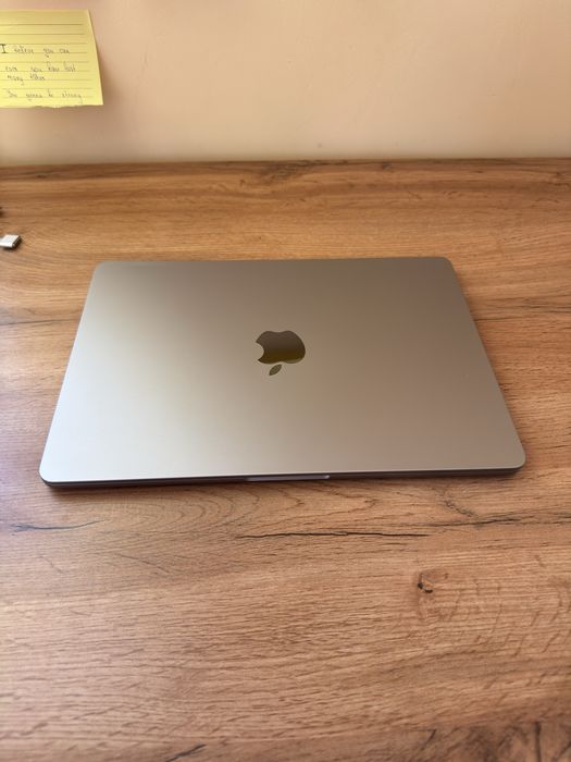 Macbook air m2 13-6 inch