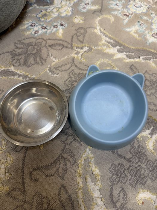 Продам миску двойную для питомцев