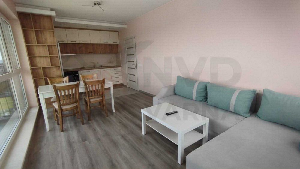 Дава се под наем Двустаен апартамент в Варна, Левски - 72 кв.м за 750 € - Снимка #2