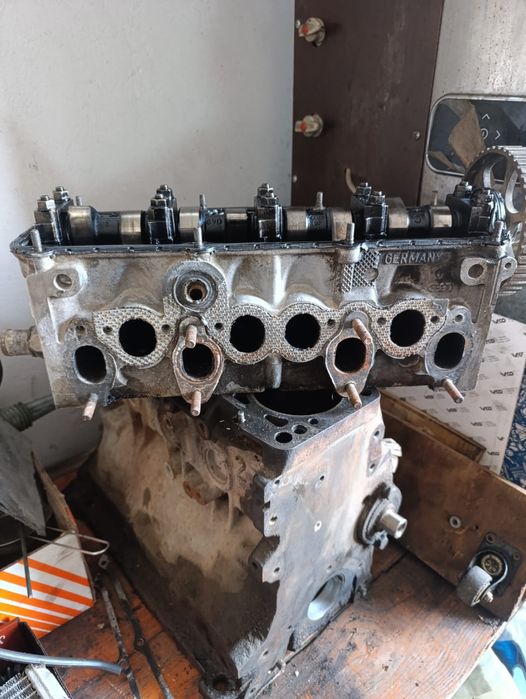 Запчасти мотора Ауди Б4 2.0 куб