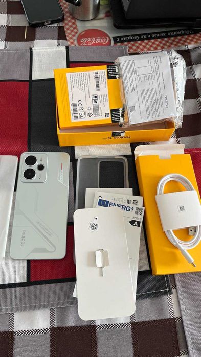 ЧИСТО НОВ Mobile Phone  REALME    RMX 5070