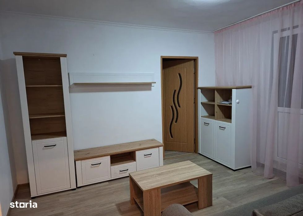 Apartament 2 cam  Podu ros ( vizavi  de liceul Racovita)