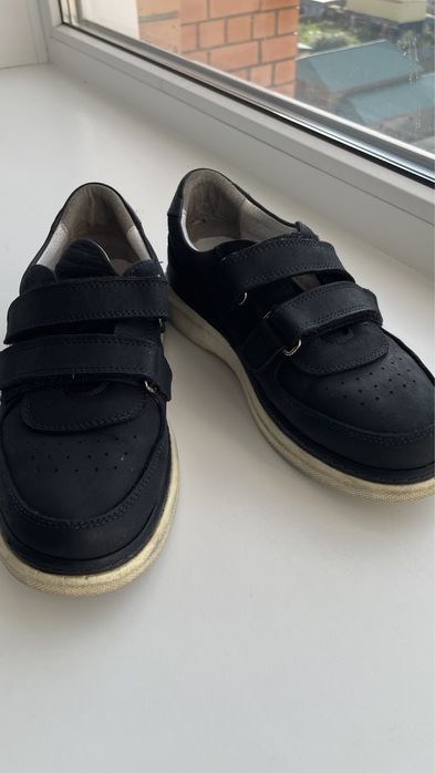 Школьные ботинки