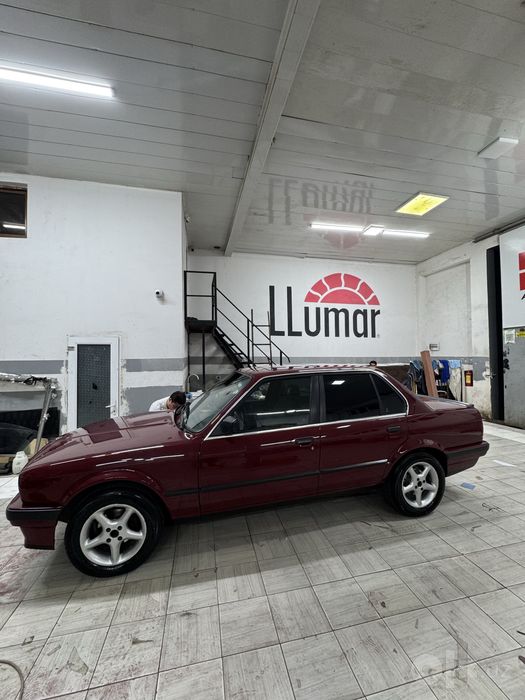 BMW E30 1989-yil BMW
