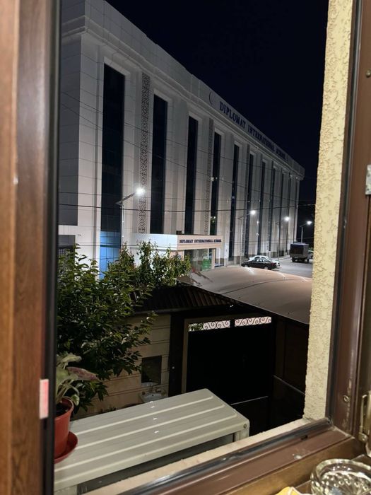 Евро участка офис учун ижарага берилади ёки сотилади