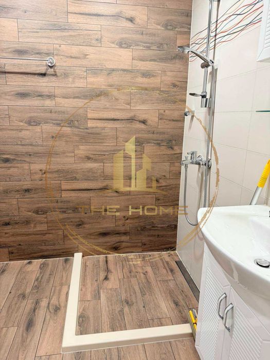 Дава се под наем Тристаен апартамент в Варна, Цветен квартал - 150 кв.м за 720 € - Снимка #12