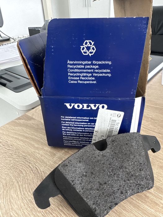 Продам оригинальные тормозные колодки volvo