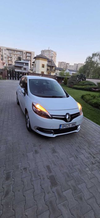 RENAULT Scenic