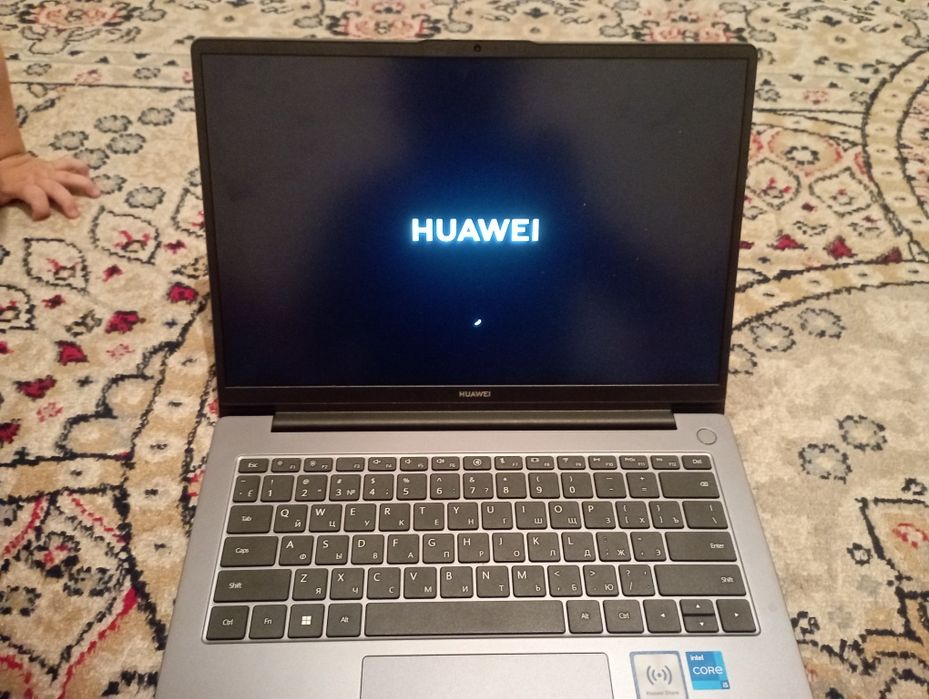 HUAWEI ноутбук сатылады