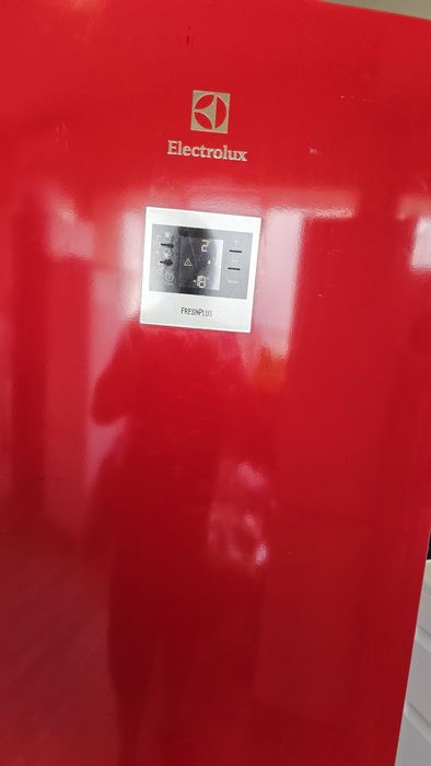 Хладилник с фризер Electrolux