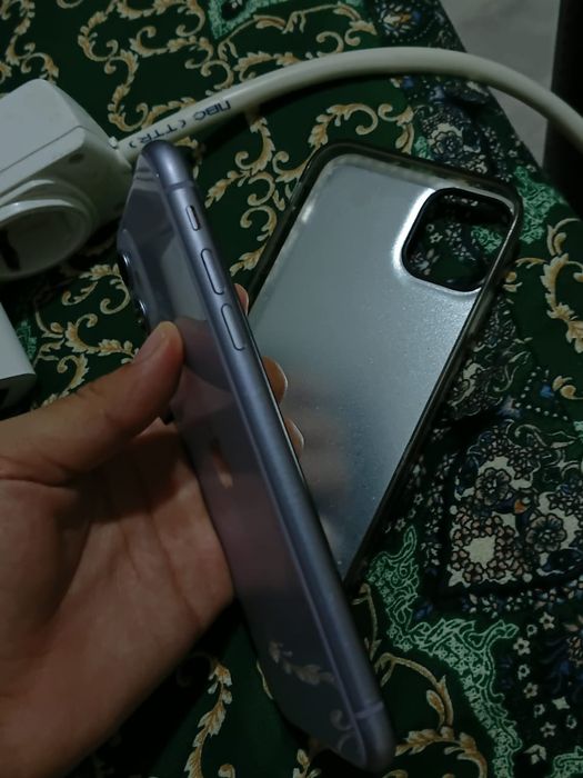 iPhone 11 с гарантией