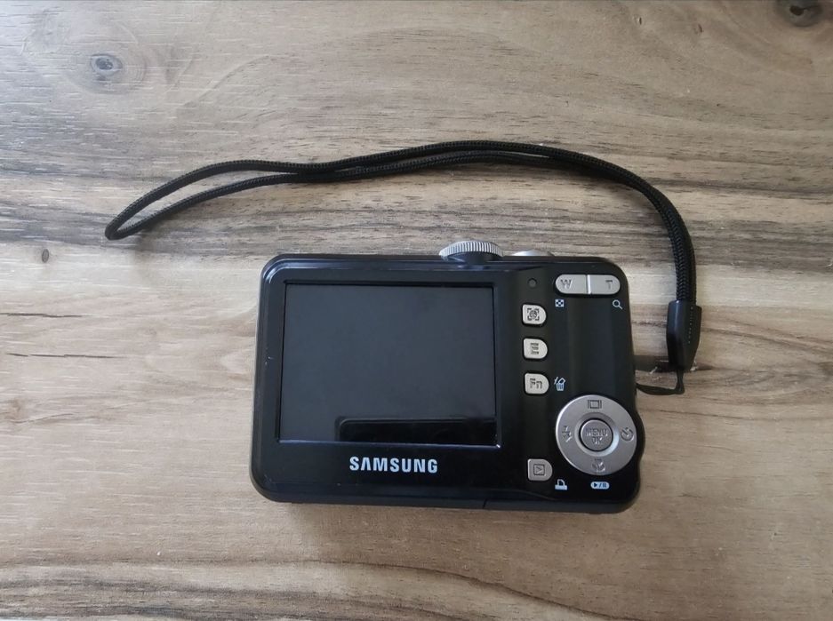 Samsung S860 – Компактна 8.1 MP камера + Подарък SD карта