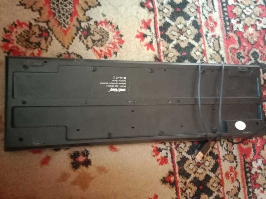 Продам клавиатуру срочно