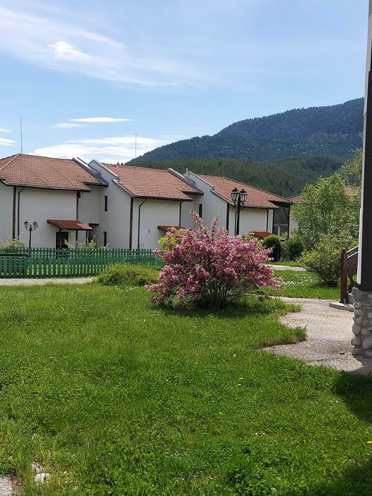 Дава се под наем Тристаен апартамент в Банско - 132 кв.м за 900 € - Снимка #2