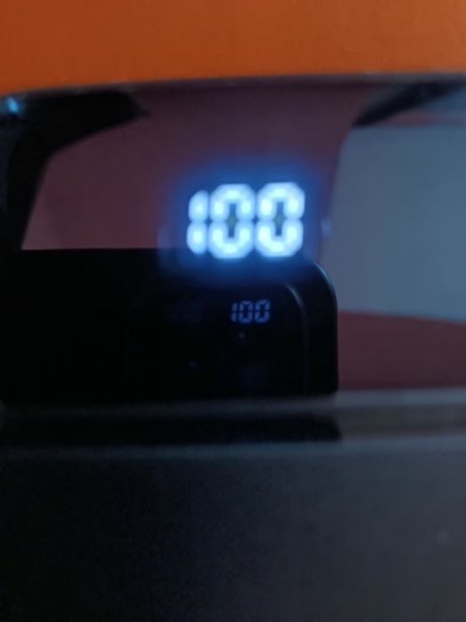 Продавам преносима батерия 10000 mAh