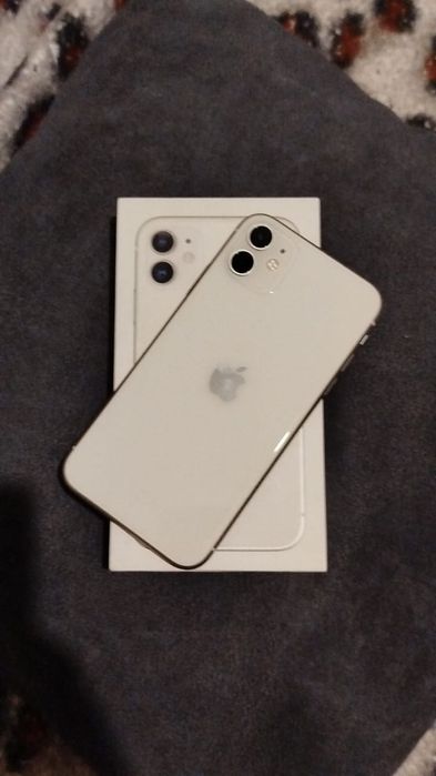 Обменяю айфон 11 на планшет самсунг