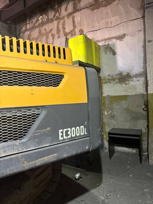 Продам гусеничный экскаватор VOLVO EC300DL