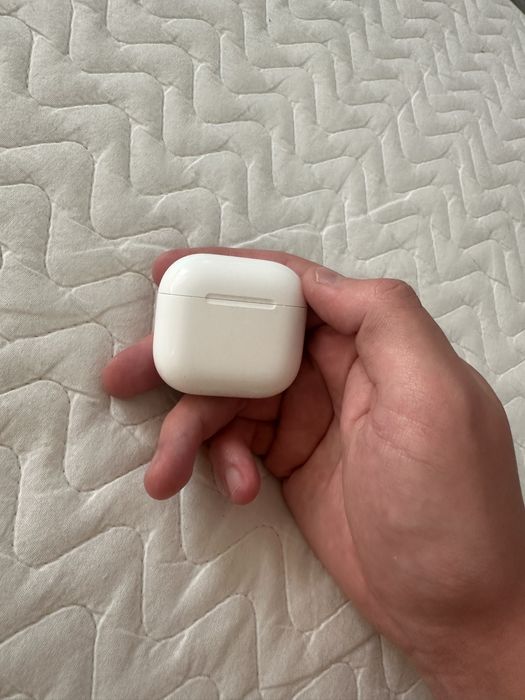 Продаются наушники Airpods 4