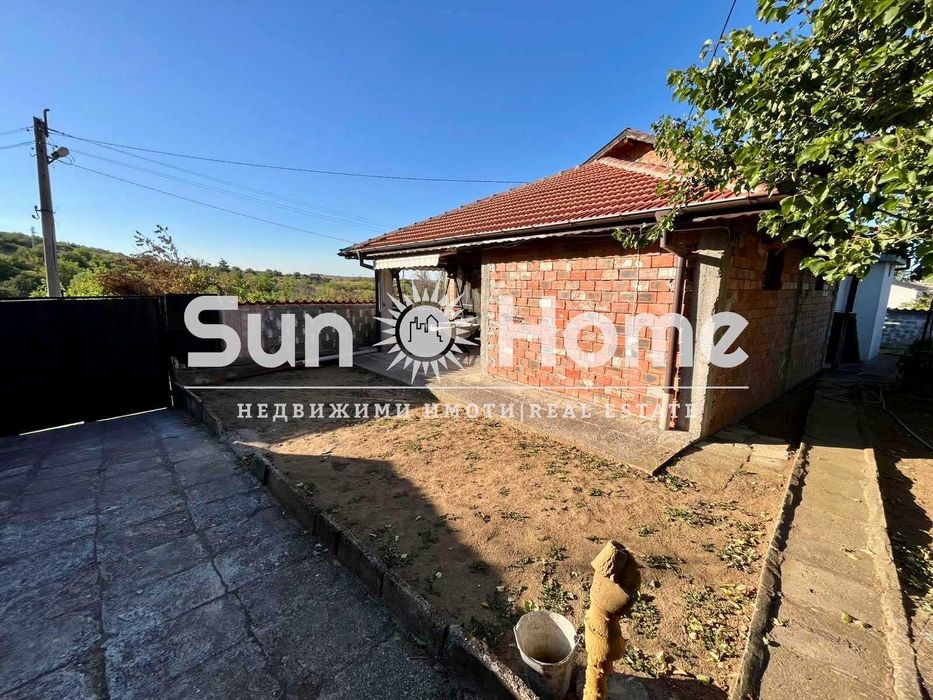 Вила  с панорамна гледка и просторен двор в гр. Харманли