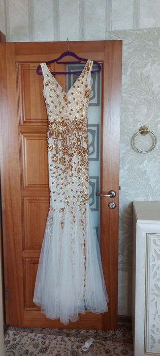 Вечернее платье рыбка. Размер 40-44.