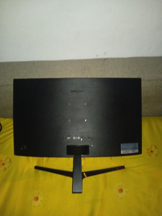 Monitor Samsung OLed Curbat display defect