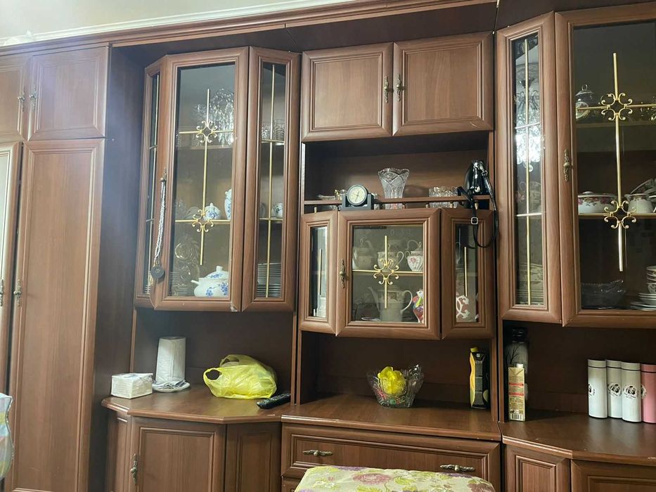 Продается стенка диван шифоньер все для дома