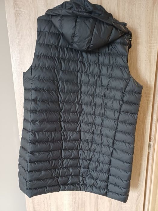 Голям размер нов  дамски елек пух с качулка