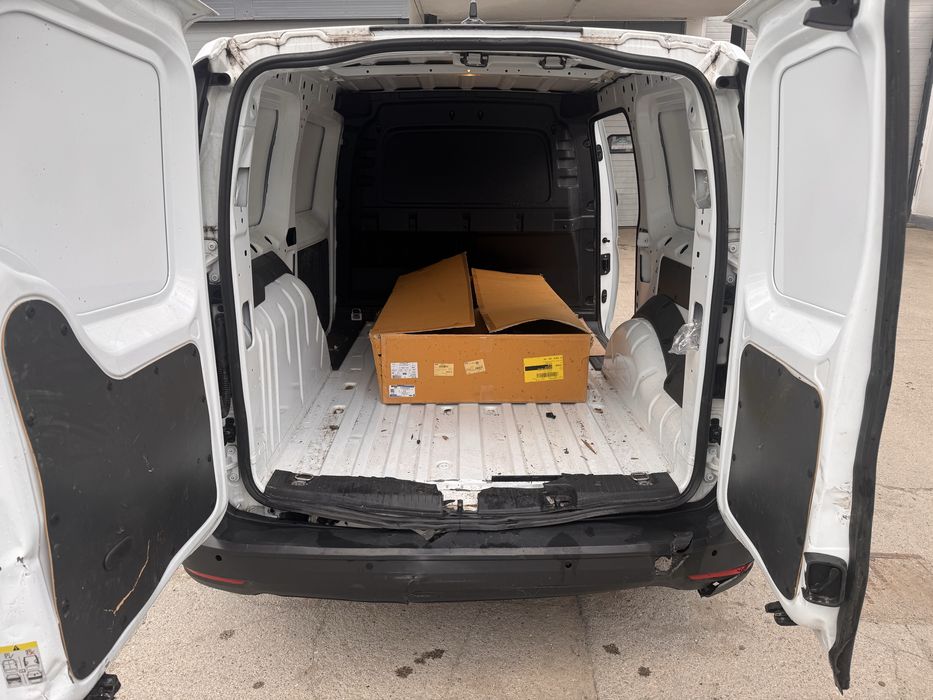 Noul Ford Transit Connect 2.0 TDI  Model 2025 avariat