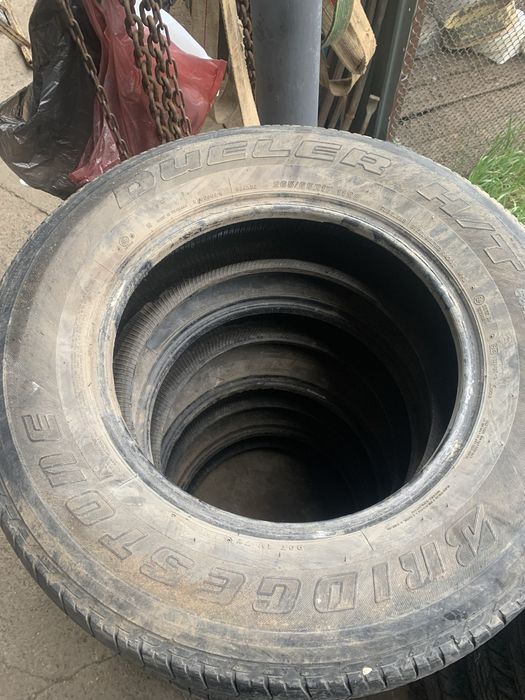 Продам 2 комплекта резины r17
