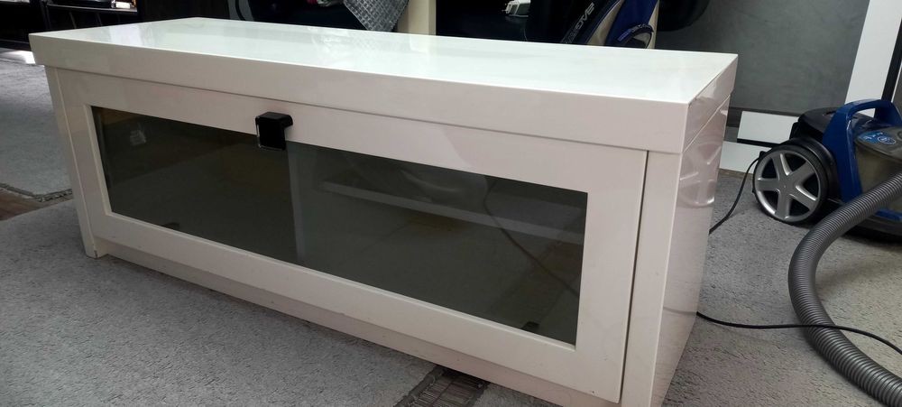 TV шкаф,бял главц