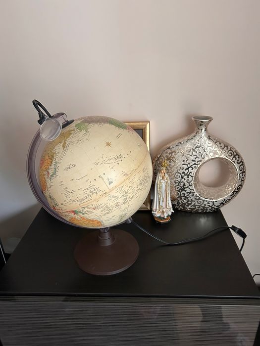 Светещ глобус-нов