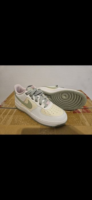 Adidasi noi nike