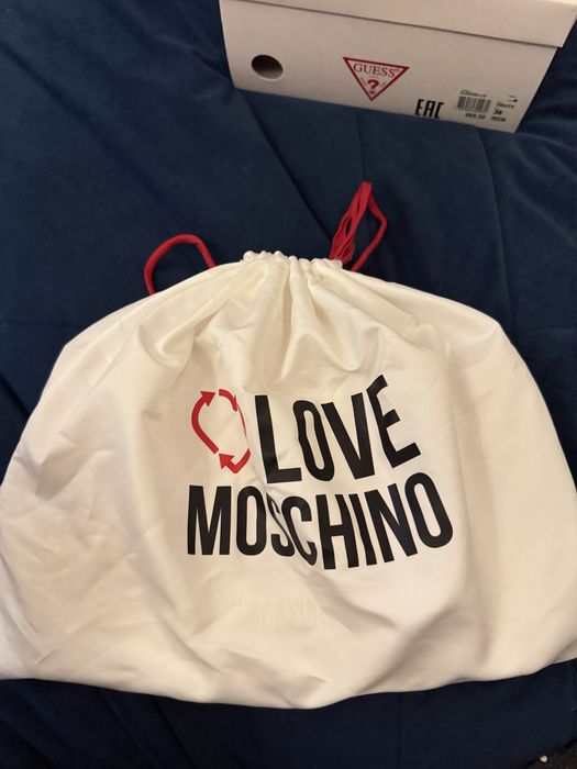 Чисто нова чанта Moschino