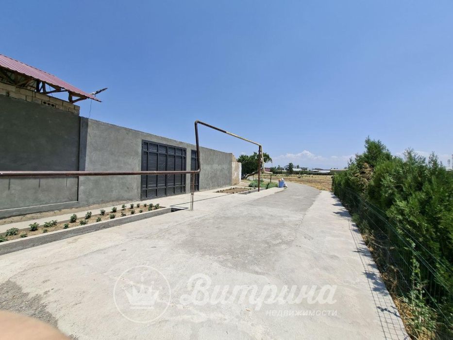 Продаётся дом, 5 комнат, зал и 2 холла. Фасад 15 метров, глубина 43м