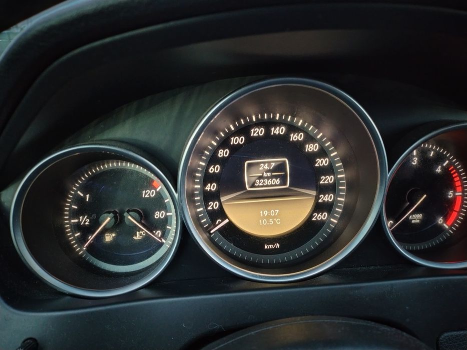Mercedes C220 CDI 2012 • Distribuție + Ambreiaj schimbate • Motor 2.2 Diesel